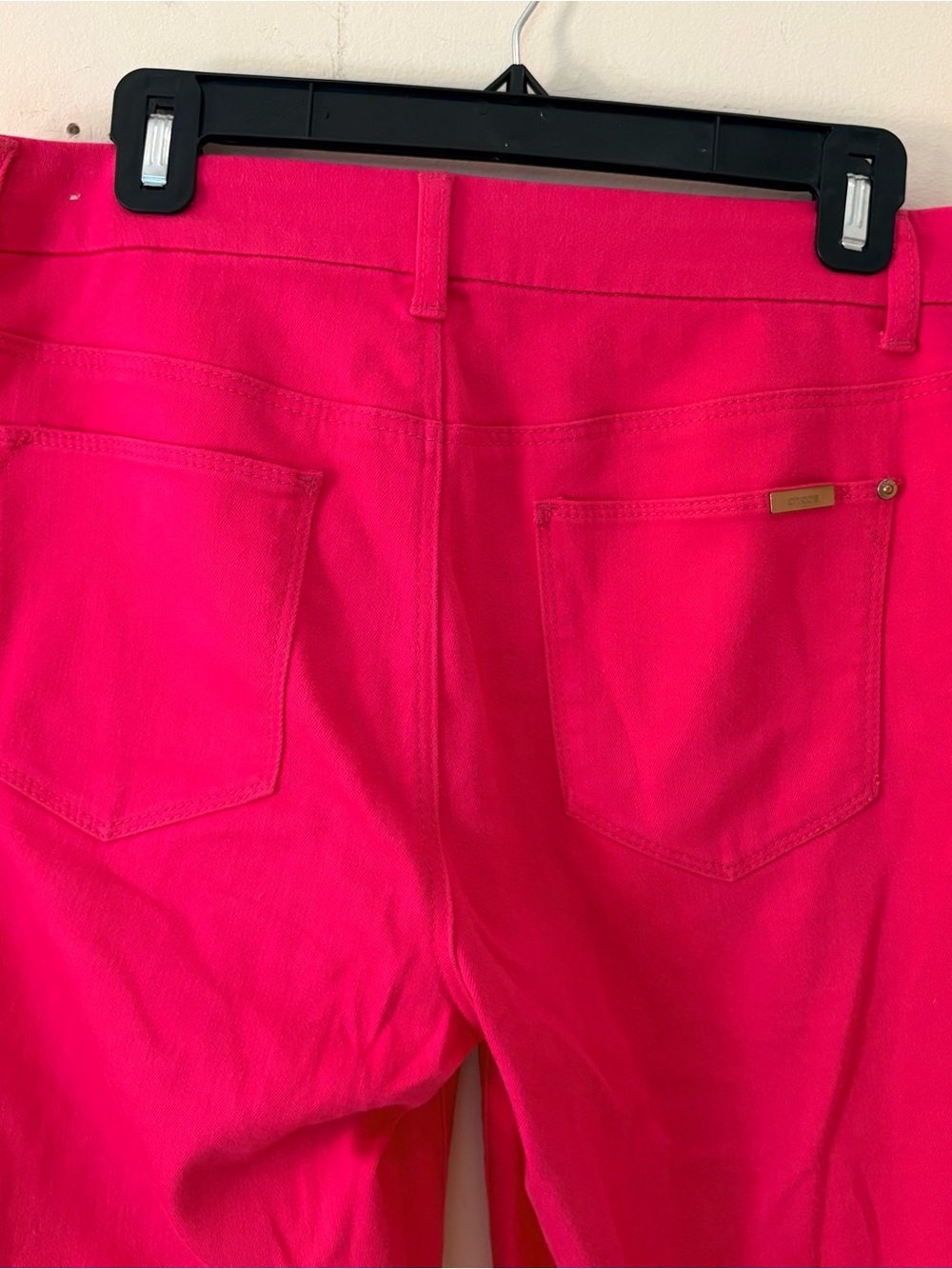 Chico's Hot Pink Stretch So Slimming Girlfriend Slim Leg Ankle Jeans Sz 6 - Picture 6 of 13